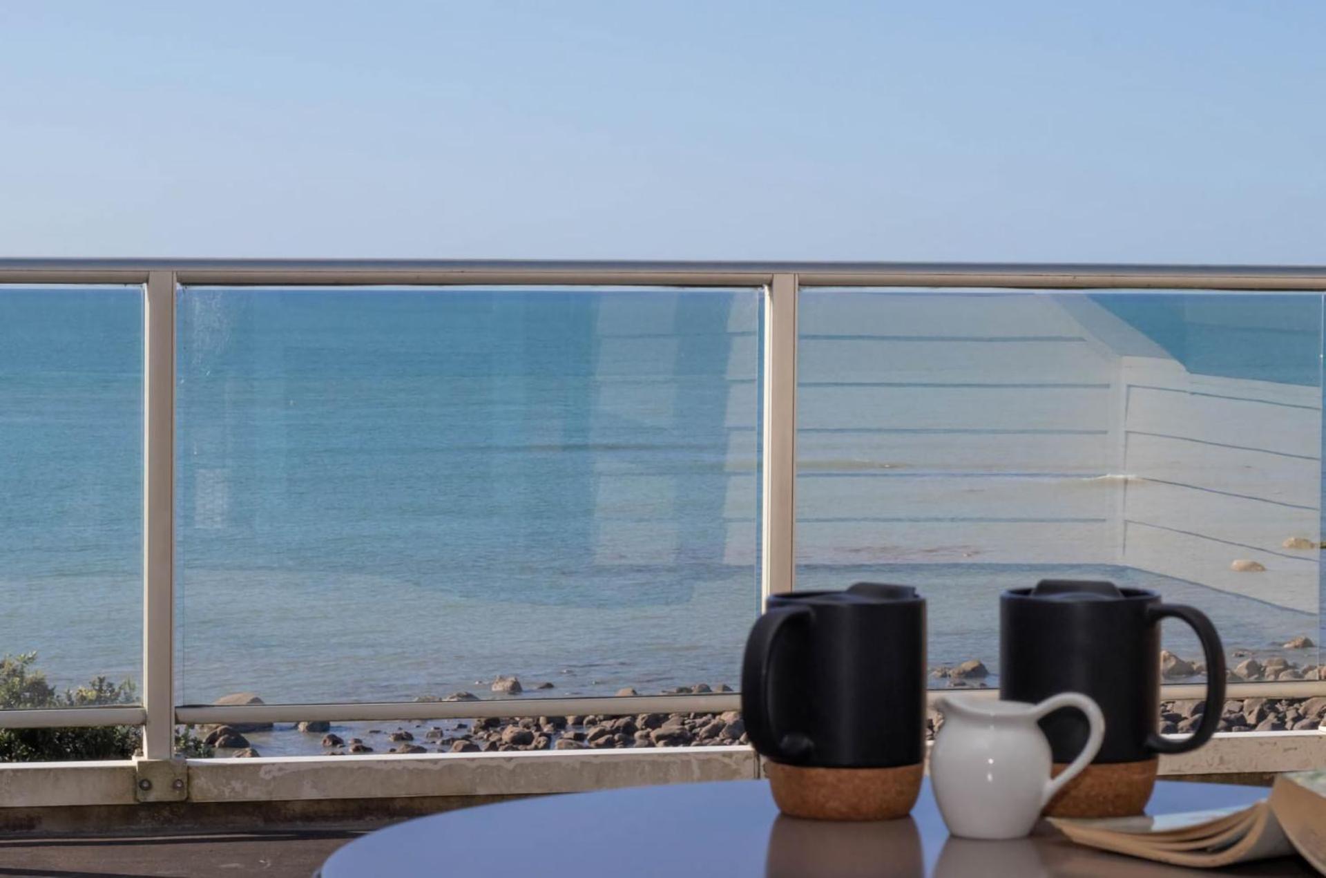 Beachfront Bliss On Wanaka Terrace Support Local New Plymouth Exterior foto