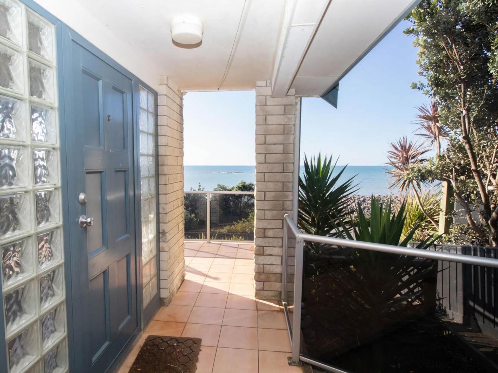 Beachfront Bliss On Wanaka Terrace Support Local New Plymouth Exterior foto